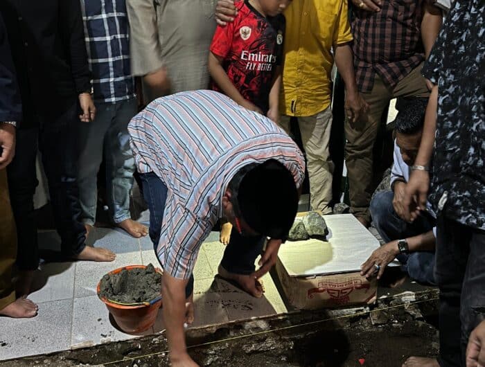 Peletakan Batu Pertama Renovasi Pembangunan Masjid Nurul Hidayah Pa’lalakkang oleh Bupati Takalar