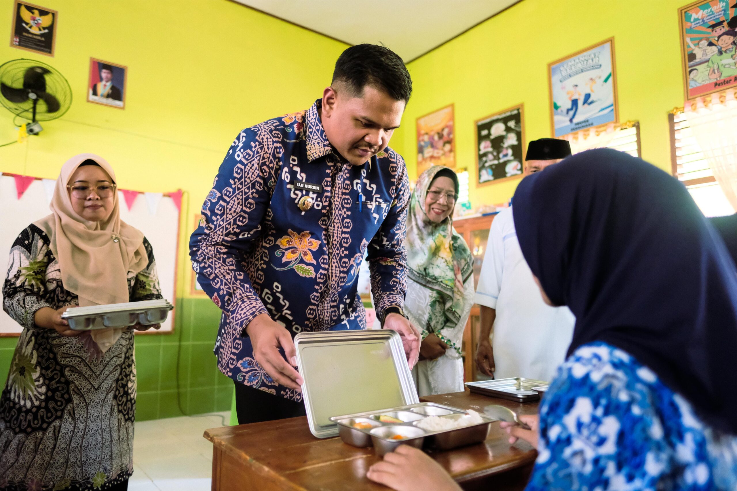 Bupati Uji Nurdin Ungkap Manfaat MBG yang Dibagikan Sambil Serukan Guru untuk Support, Siswa Bantaeng Diminta Menikmati