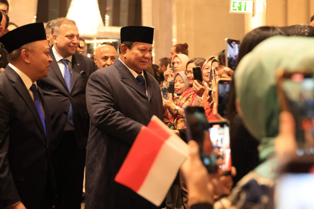 Sambutan Hangat dan Meriah Iringi Kedatangan Presiden Prabowo di Turkiye