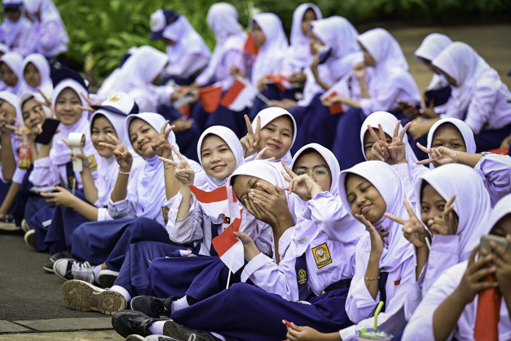 Cerita Antusiasme dari Monas, Pelajar dan Masyarakat Sambut Kedatangan Premier Li Qiang