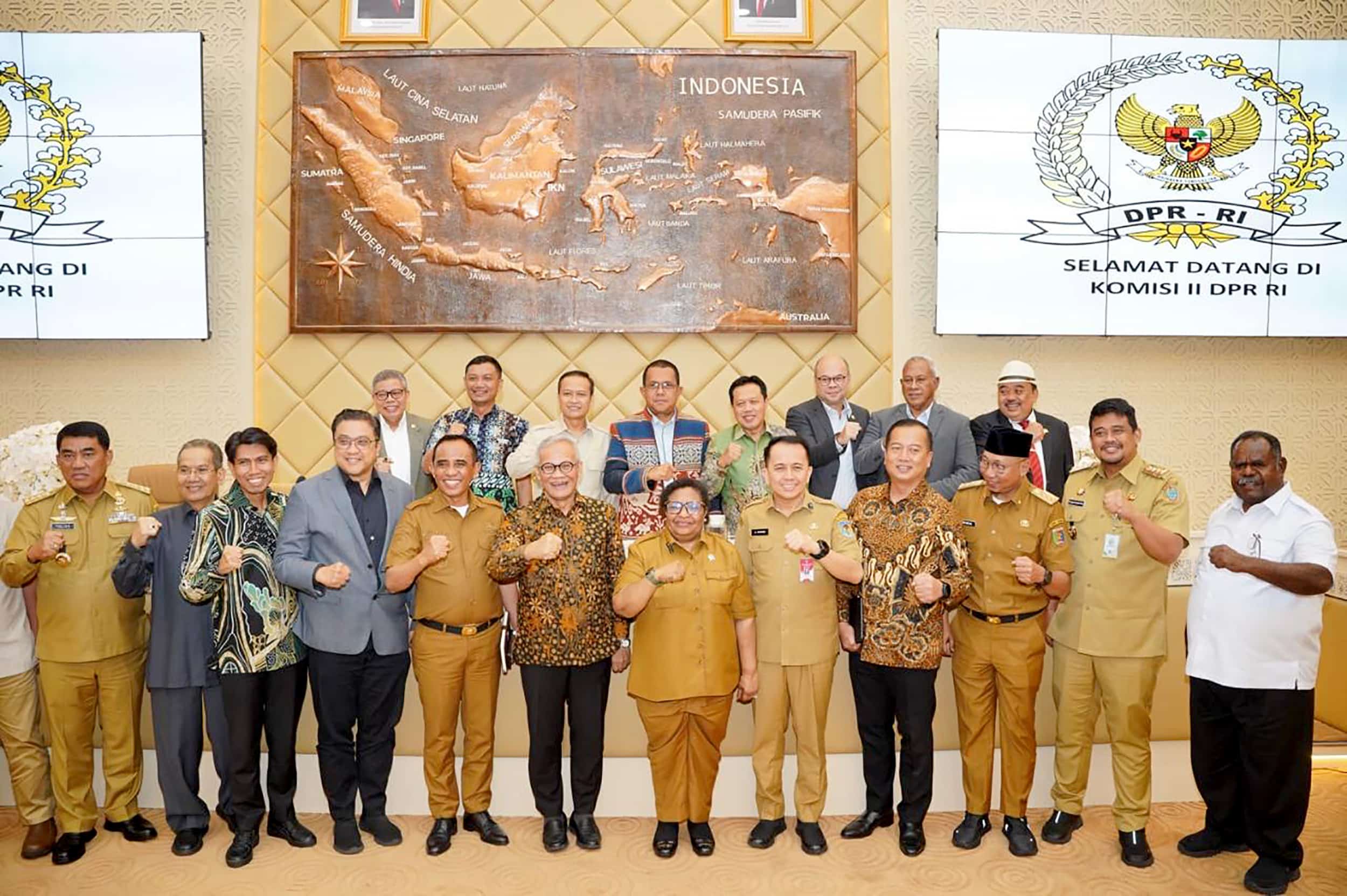 RDP dengan Komisi II DPR RI,  Gubernur Sumut Bobby Nasution Ingin Nias Tidak Lagi Tertinggal