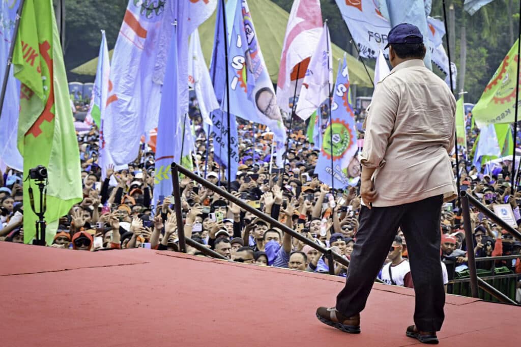 Presiden Prabowo Tegaskan Komitmen Pemerintah untuk Kesejahteraan Pekerja dalam Peringatan Hari Buruh di Monas