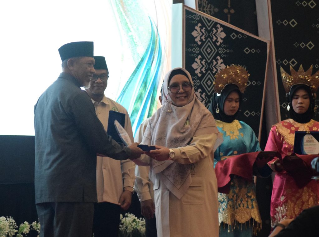 Haflah Akhirussanah Angkatan IV SMAIT Al-Fahmi Boarding School Palu dan Angkatan X SMPIT Al-Fahmi
