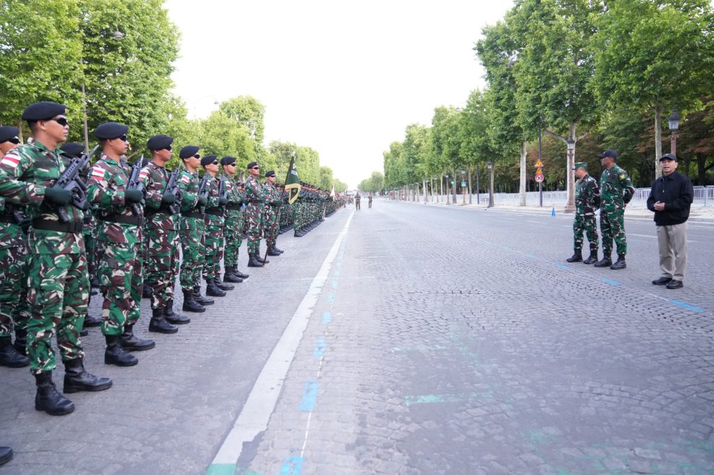 Hari ke-4 Latihan, Dubes RI Bangkitkan Semangat Kontingen Satgas Patriot II Jelang Bastille Day