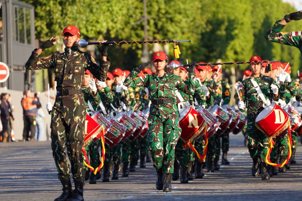 Kontingen Indonesia Mendapat Kehormatan Sebagai Barisan Pembuka Dalam Parade Bastille Day