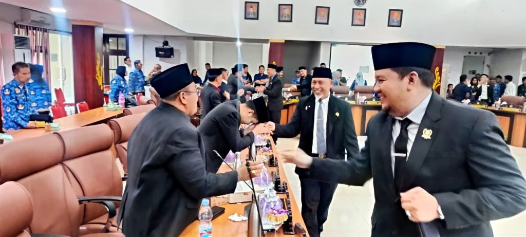 Pemkot Palu Hadiri Rapat Paripurna DPRD Terkait Perubahan AKD