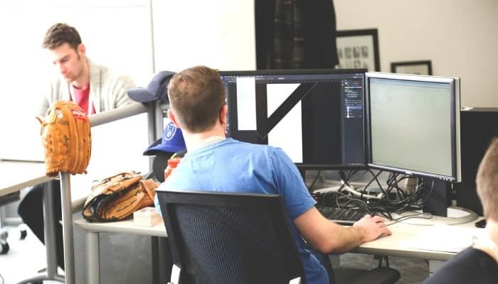 CEO Silicon Valley Bridge Bank Meminta Pelanggan untuk menyetor ulang dana Mereka CEO Silicon Valley Bridge Bank Meminta Pelanggan untuk menyetor ulang dana Mereka