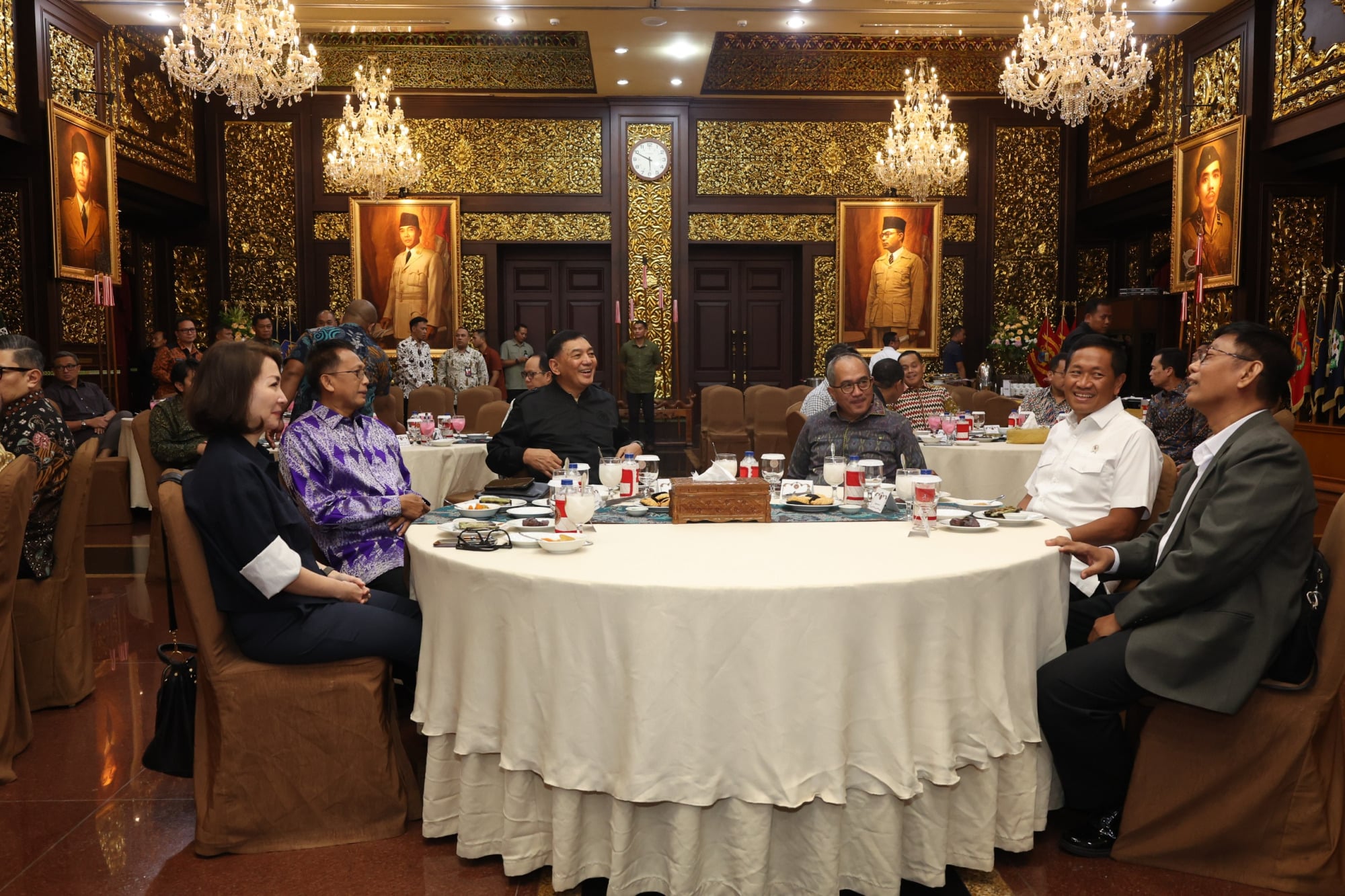 Menhan Sjafrie Sjamsoeddin Buka Puasa Bersama Pemimpin Redaksi, Perkuat Sinergi Media