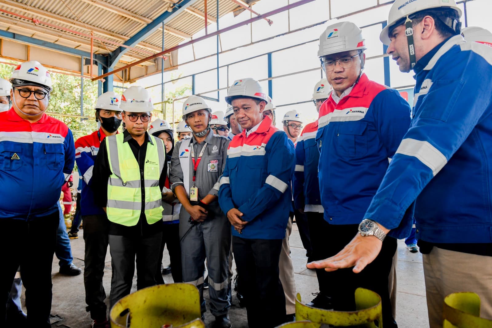 Sambangi Terminal Elpiji Cilegon, Menteri Bahlil: Tak Ada Ampun Untuk Pengoplos