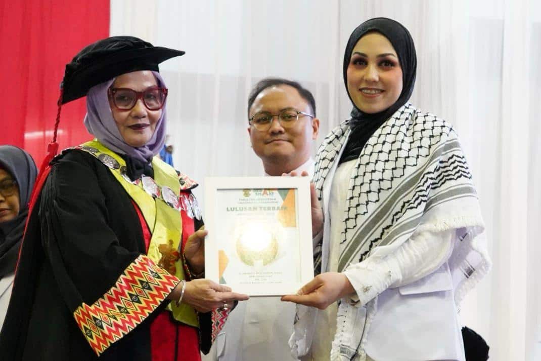 Mahasiswi Asal Palestina Raih Predikat Lulusan Terbaik Profesi Dokter di Fakultas Kedokteran Universitas Hasanuddin