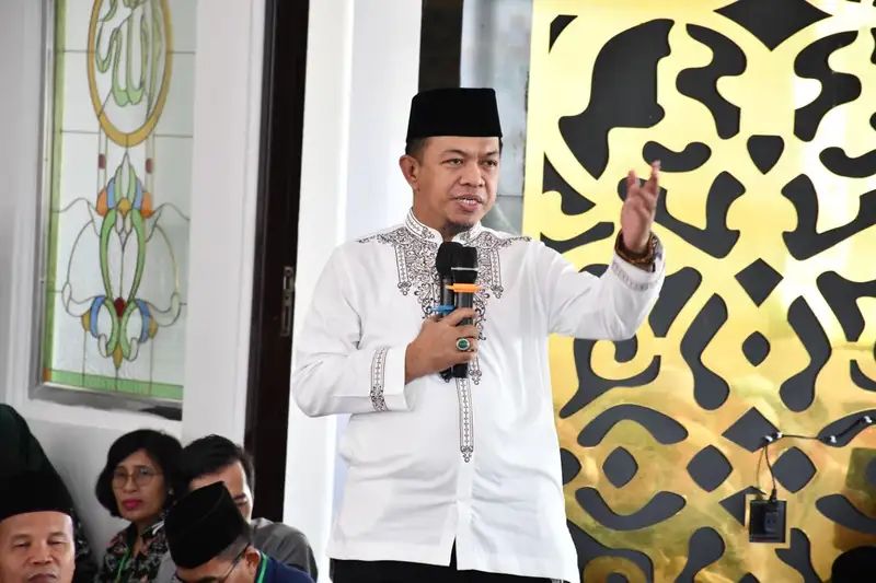 Stafsus/TA Menag RI Dr H Bunyamin M Yapid Bimbing 3000 Lebih Jamaah Sembari Ingatkan Hal Positif untuk Jaga Citra Kementerian Agama