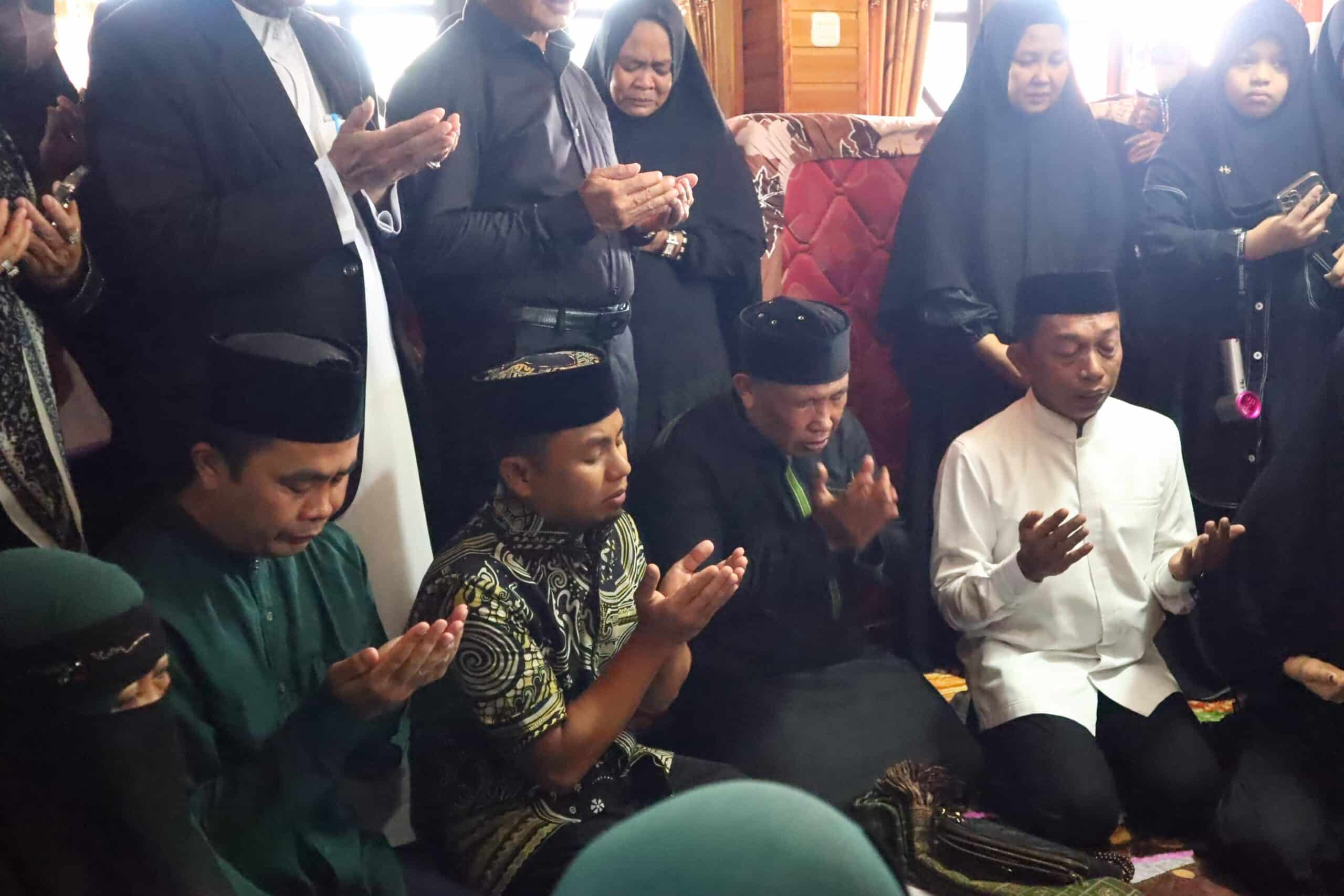 Ibu Mertua Bupati Sidrap Berpulang, Walkot Parepare Tasming Hamid Hadir Melayat Seraya Mendoakan Almarhumah
