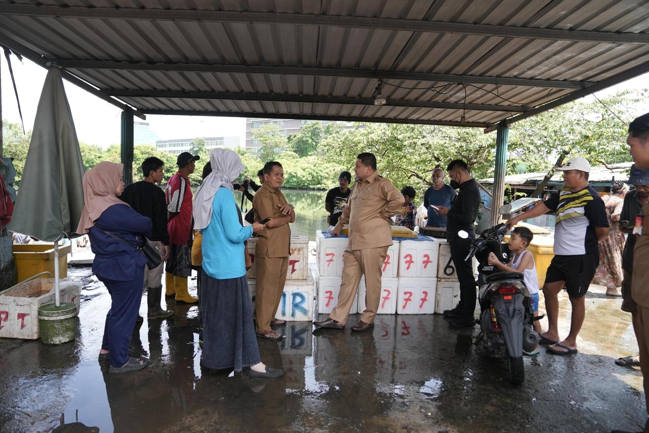 Tingkatkan Nilai Tambah di Sektor Perikanan Makassar, Wali Kota Munafri Sidak TPI