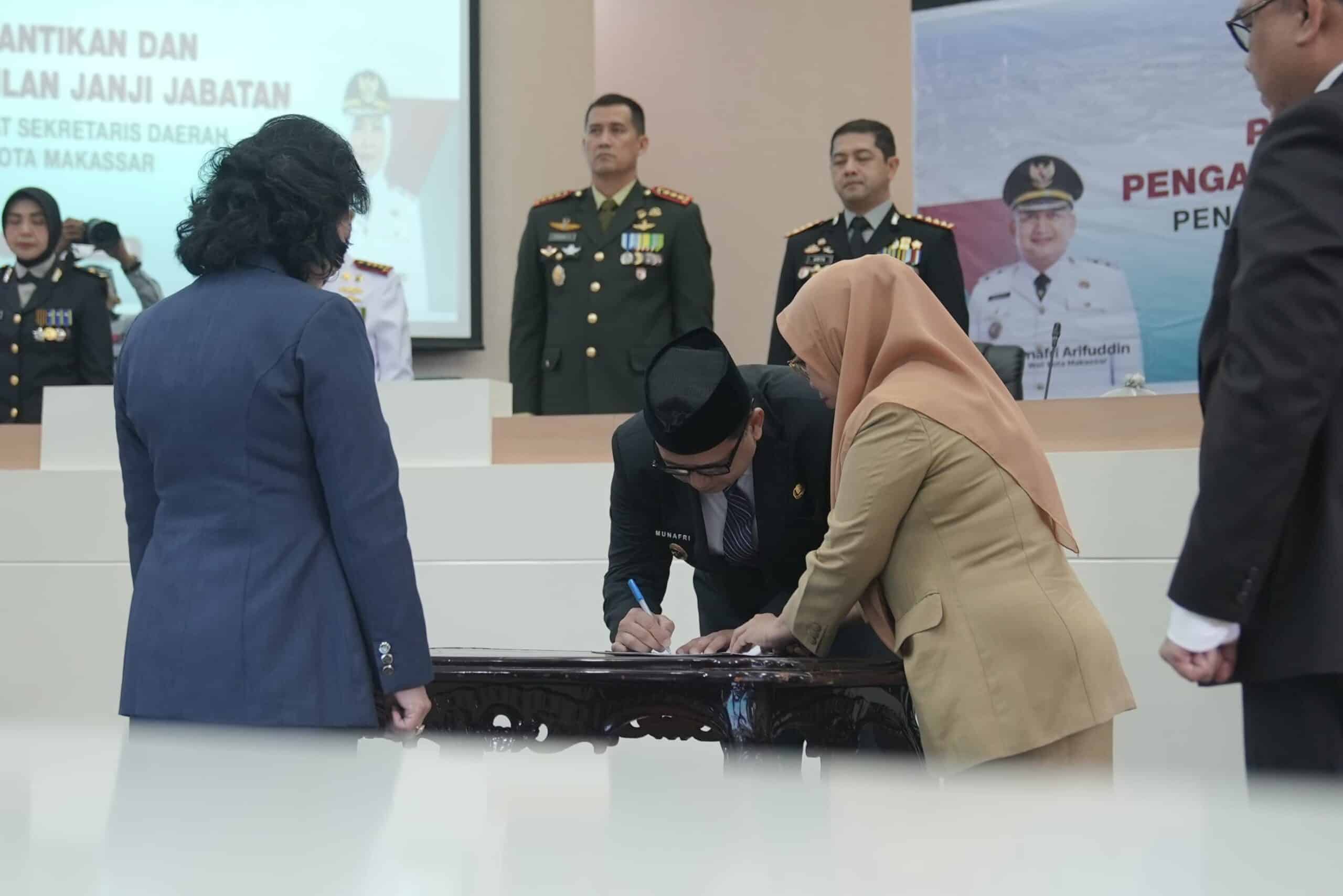 Walkot Munafri Lantik Nielma Pj Sekda Makassar Berpesan Jaga Amanah, Wawalkot Aliyah Ucapkan Selamat