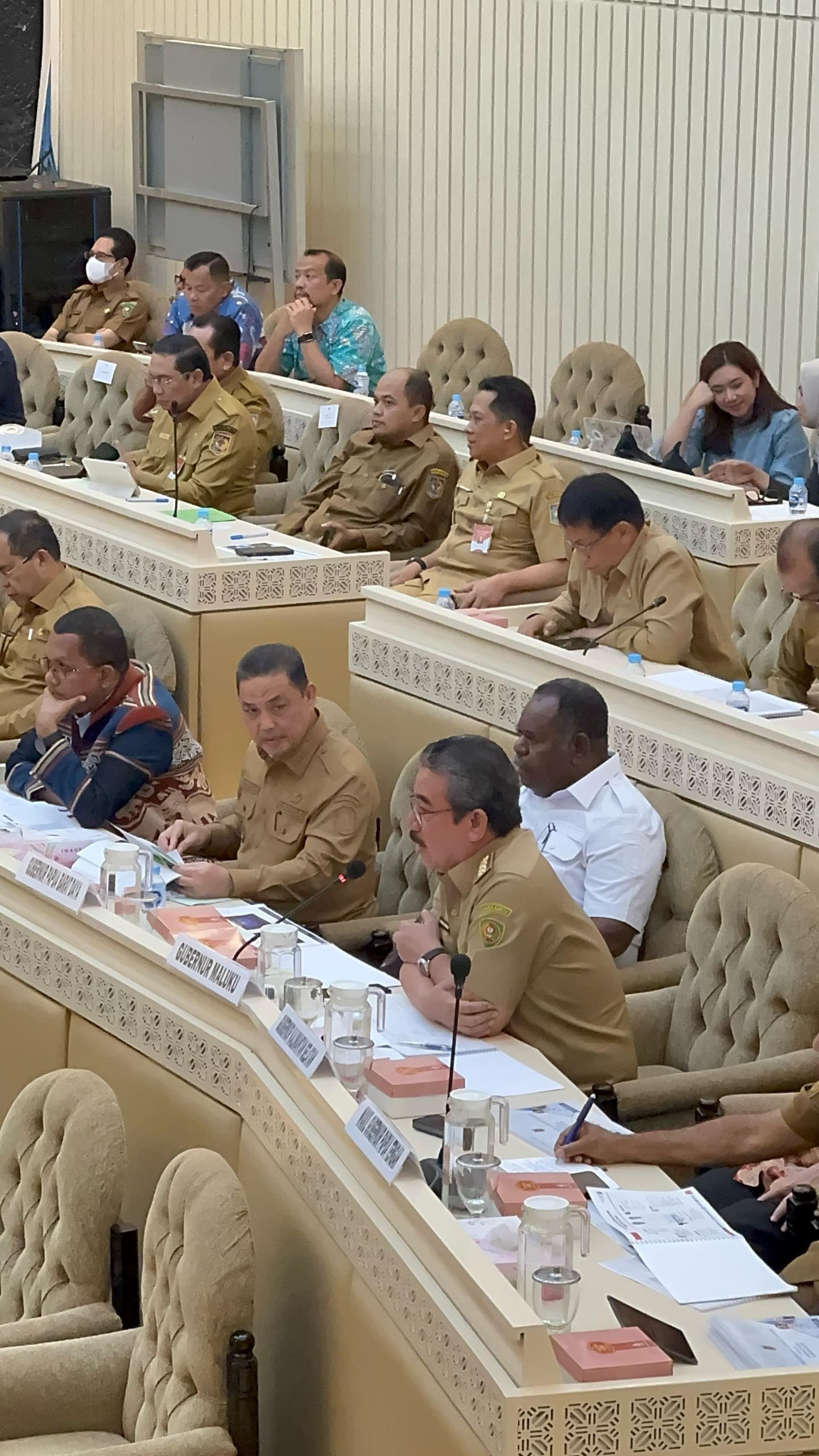 RAPAT BERSAMA KOMISI II DPR RI DAN MENDAGRI, LEWERISSA MINTA DORONG RUU PROVINSI KEPULAUAN