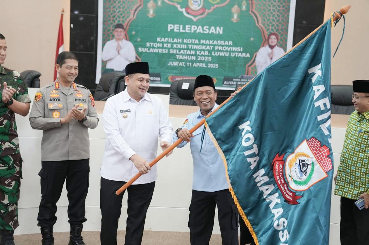 Penting Semangat Juang Meraih Juara, Wali Kota Munafri Serahkan Bantuan dan Lepas Kafilah STQH 2025 Makassar