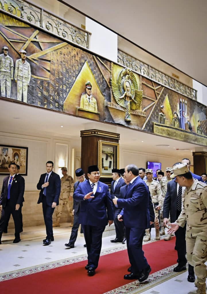 Kunjungan Mendadak Penuh Keakraban, Presiden Prabowo dan Presiden El-Sisi Sambangi Akmil Mesir