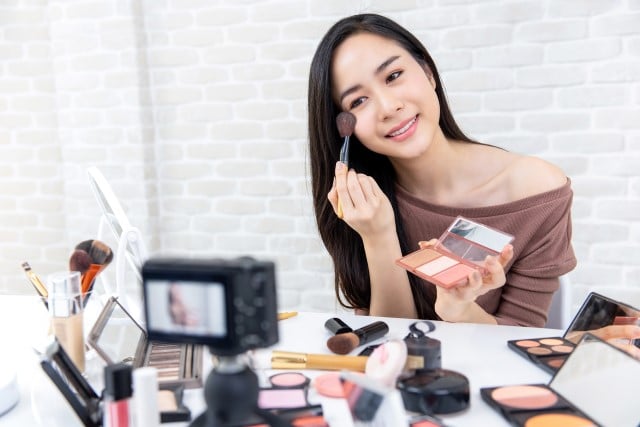 Makeup Natural Sehari-hari untuk Penampilan Segar