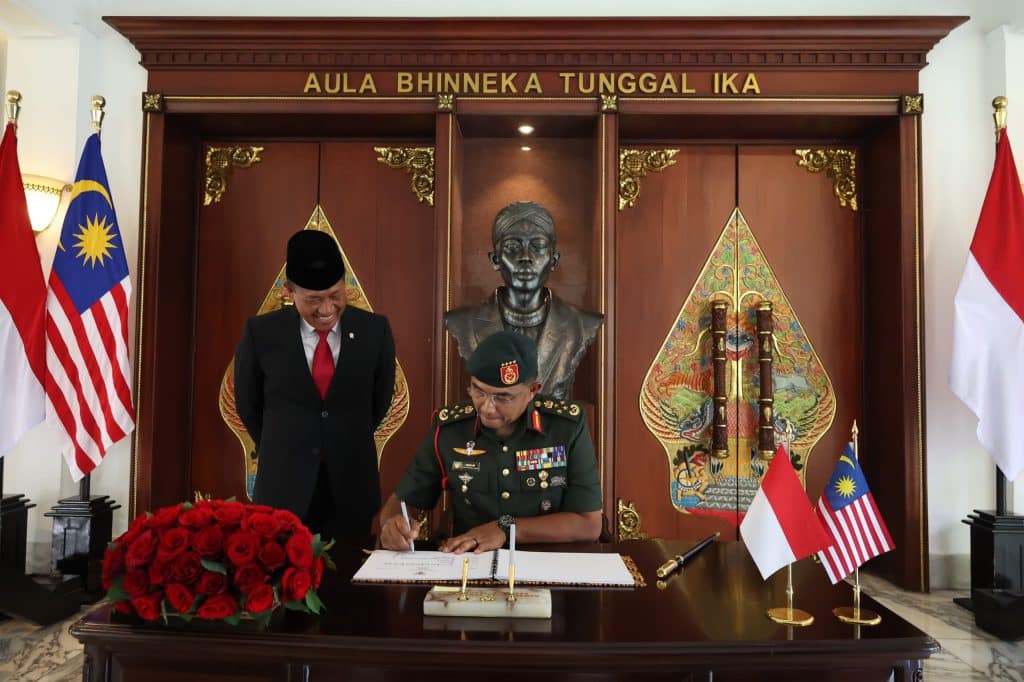 Menteri Pertahanan RI Terima Kunjungan Kehormatan Panglima Angkatan Tentera Malaysia