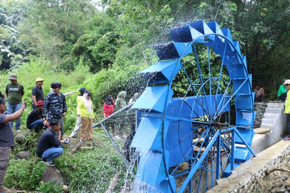 Sekda Ali Saleng Resmikan Kincir Air Desa Anrang untuk Suplai Air Bersih Warga