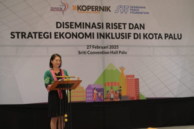 WALI KOTA PALU MEMBUKA DISEMINASI RISET DAN STRATEGI EKONOMI INKLUSIF KOTA PALU WALI KOTA PALU MEMBUKA DISEMINASI RISET DAN STRATEGI EKONOMI INKLUSIF KOTA PALU