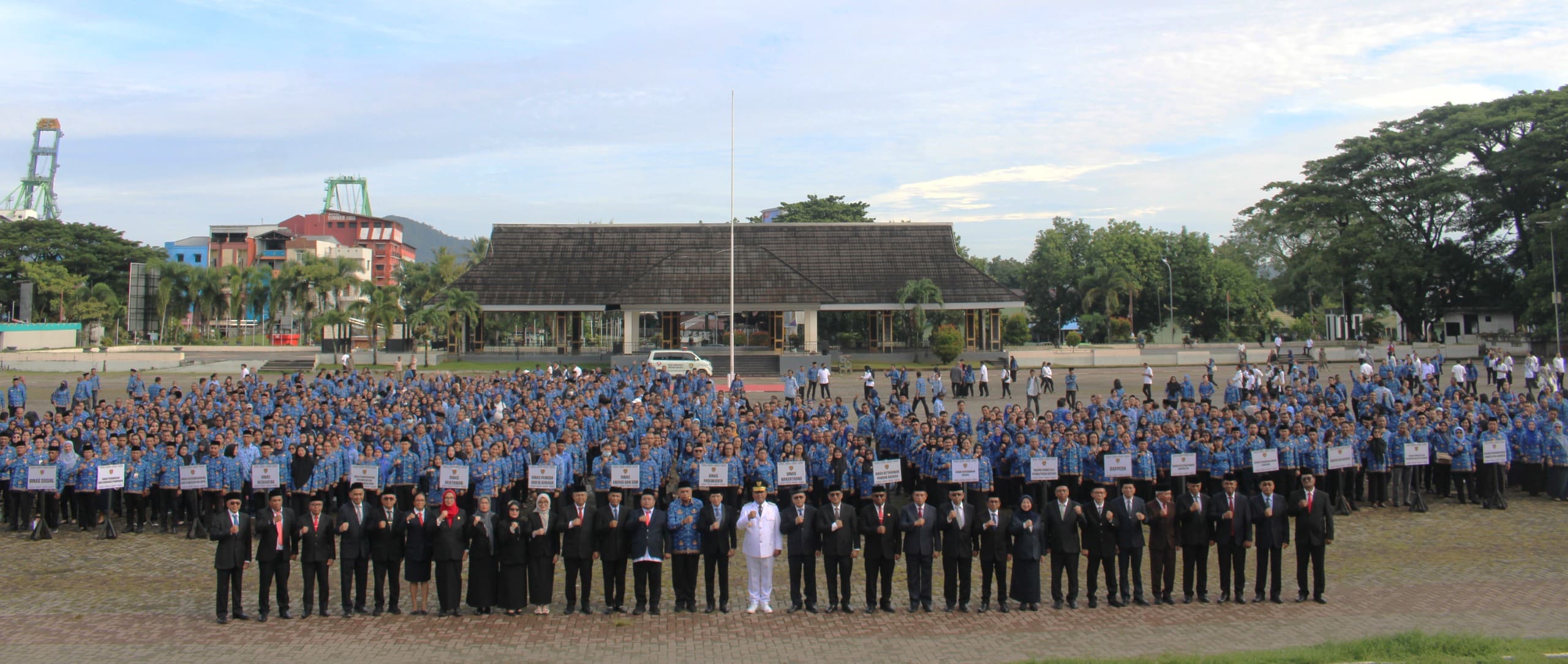WAGUB BACAKAN AMANAT MENDAGRI DALAM UPACARA PERINGATAN HARI OTONOMI DAERAH KE-29