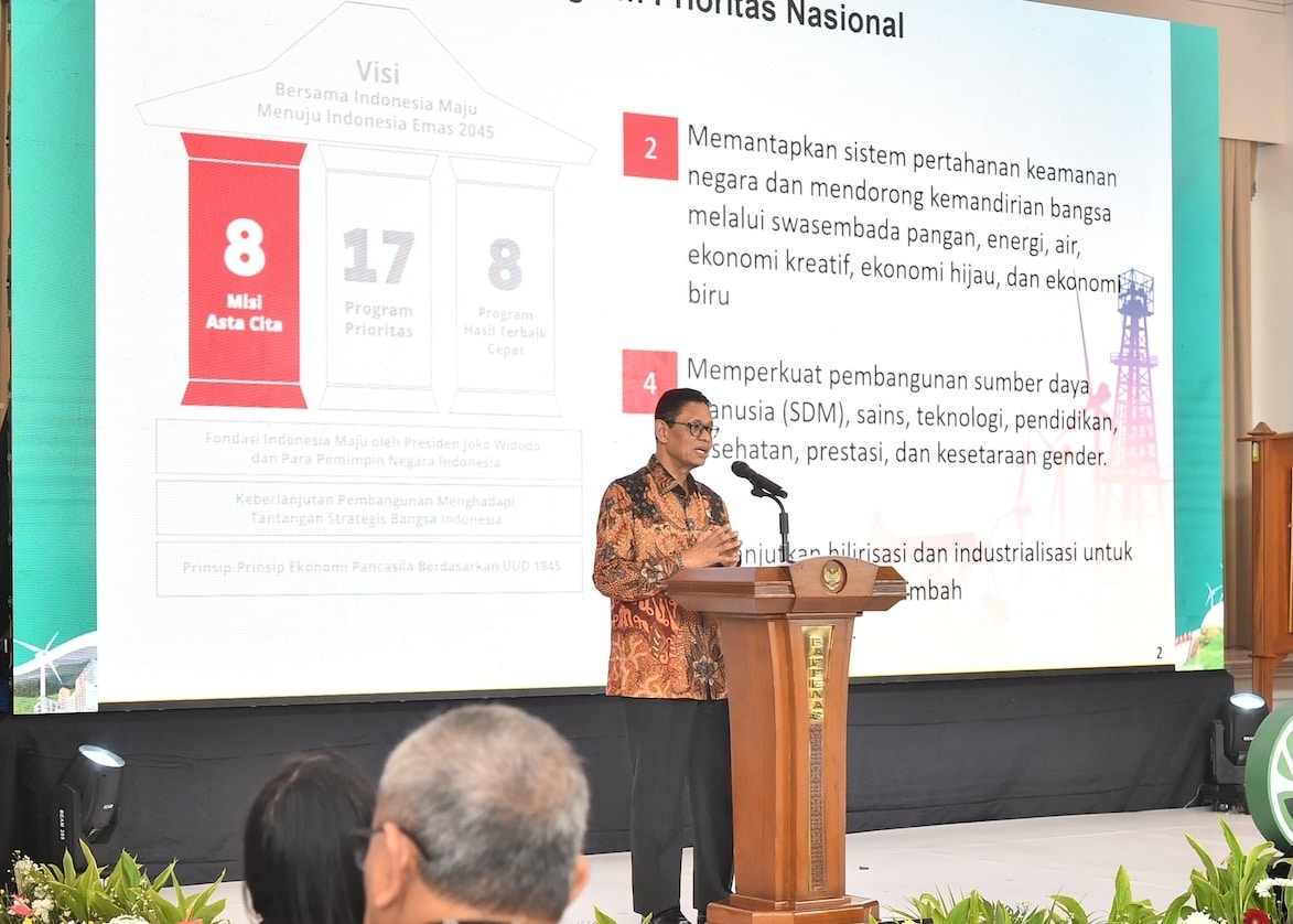 Wamen Yuliot Fokuskan Pengembangan SDM Hadapi Tantangan Industri Hijau