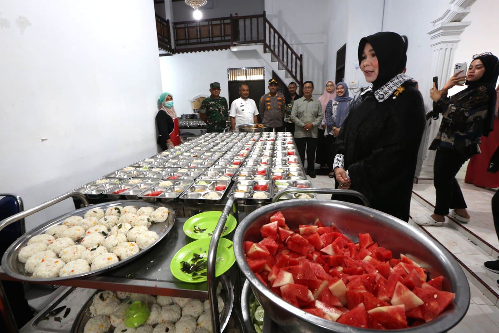 Kawal Program Makan Bergizi Gratis (MBG), Wali Kota Illiza Kunjungi SDN 50