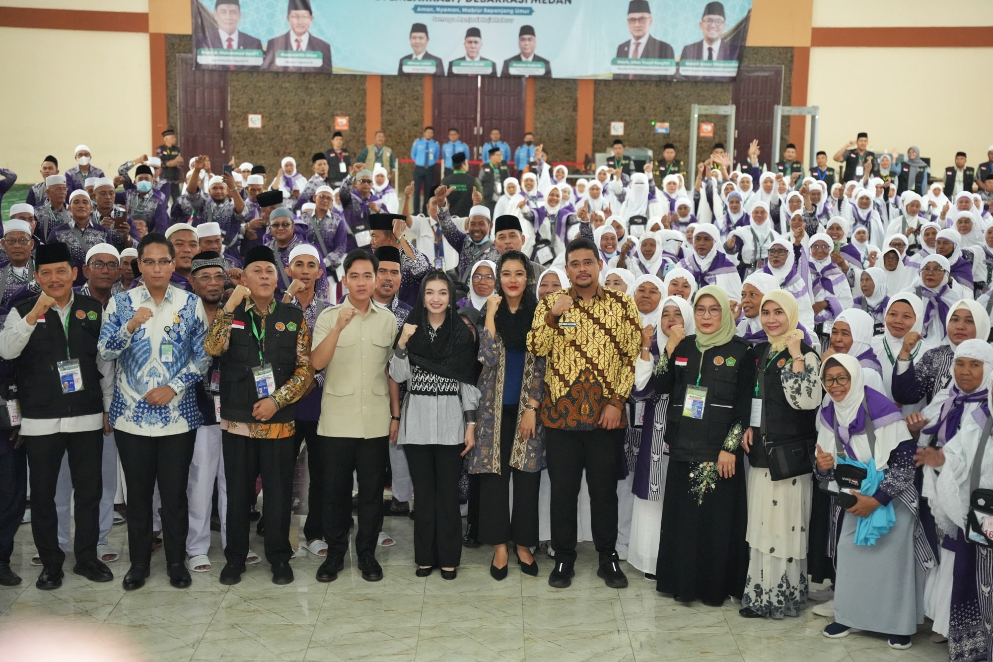 Bersama Wapres RI, Gubernur Sumut Bobby Nasution Sapa Calon Jemaah Haji