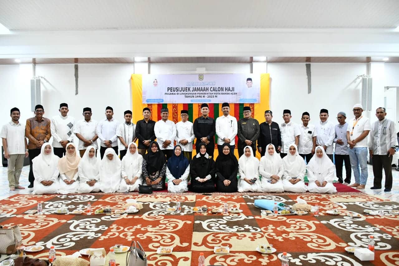 Illiza Peusijuk 27 ASN Pemko Jelang Berangkat Haji