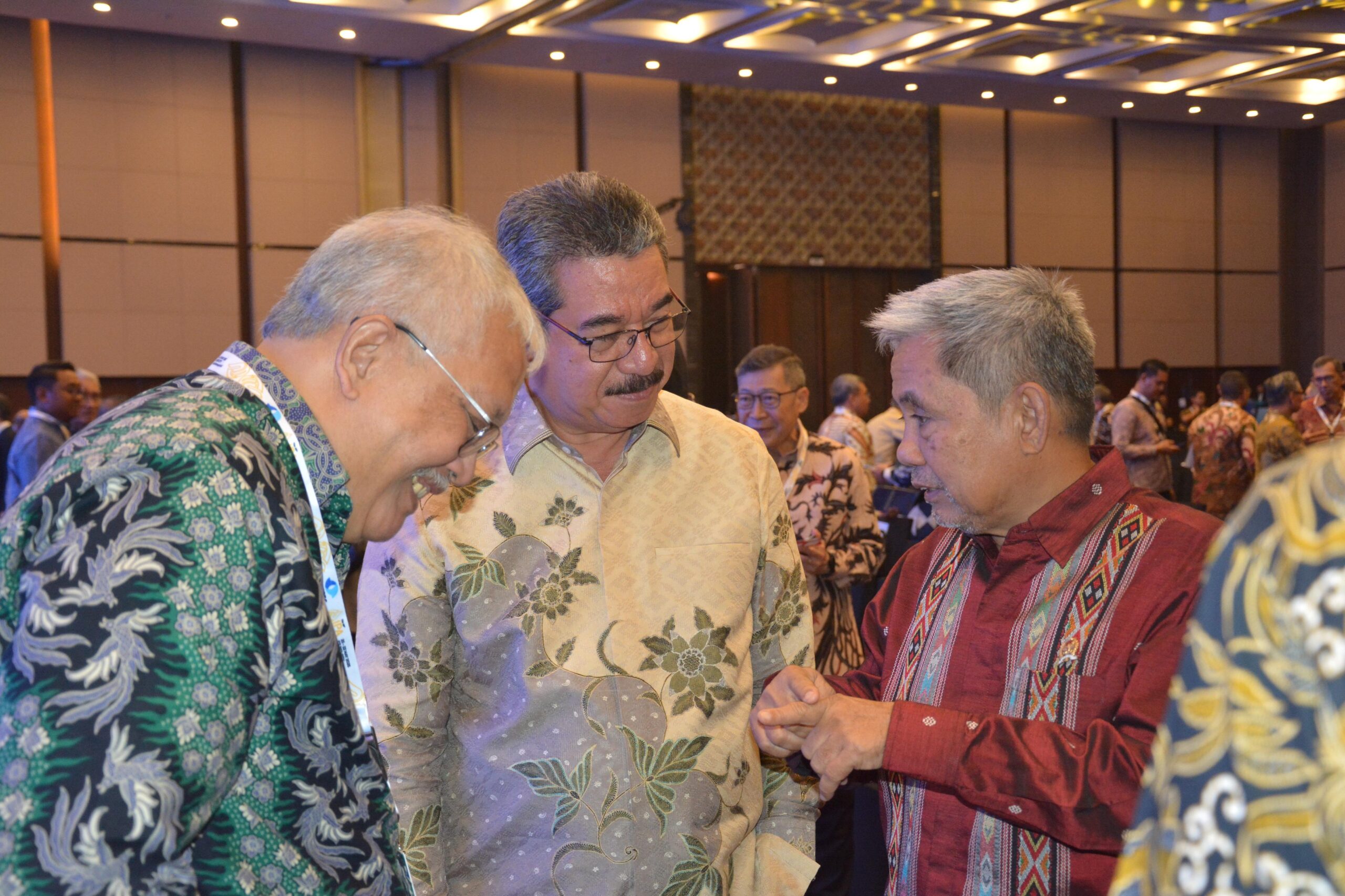 GUBERNUR MALUKU TANDATANGANI PERJANJIAN KOMERSIAL KONTRAK BAGI HASIL BLOK MIGAS BINAIY