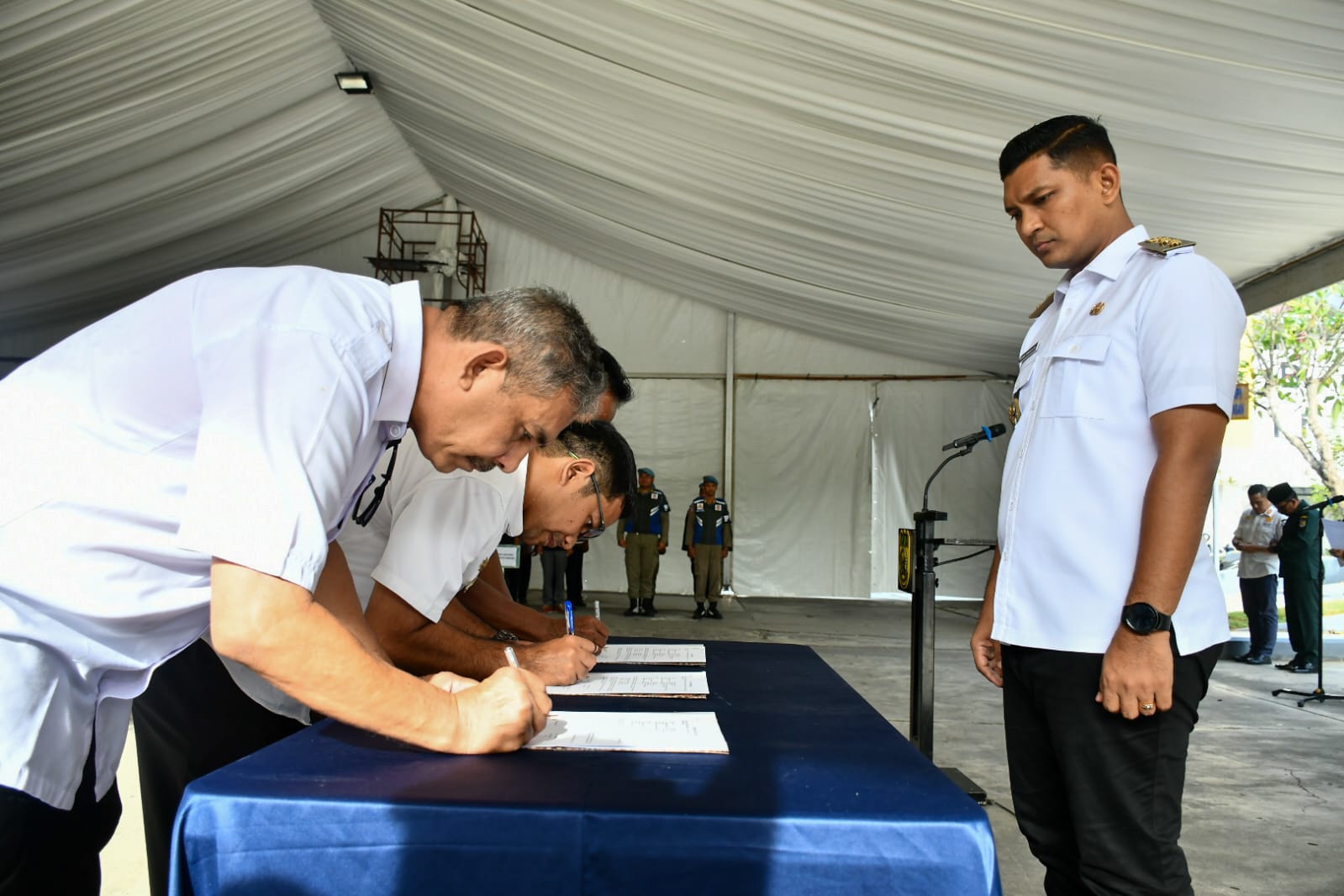 Afdhal Pimpin Apel Penyerahan Personel Satpol PP/WH ke 3 Kecamatan