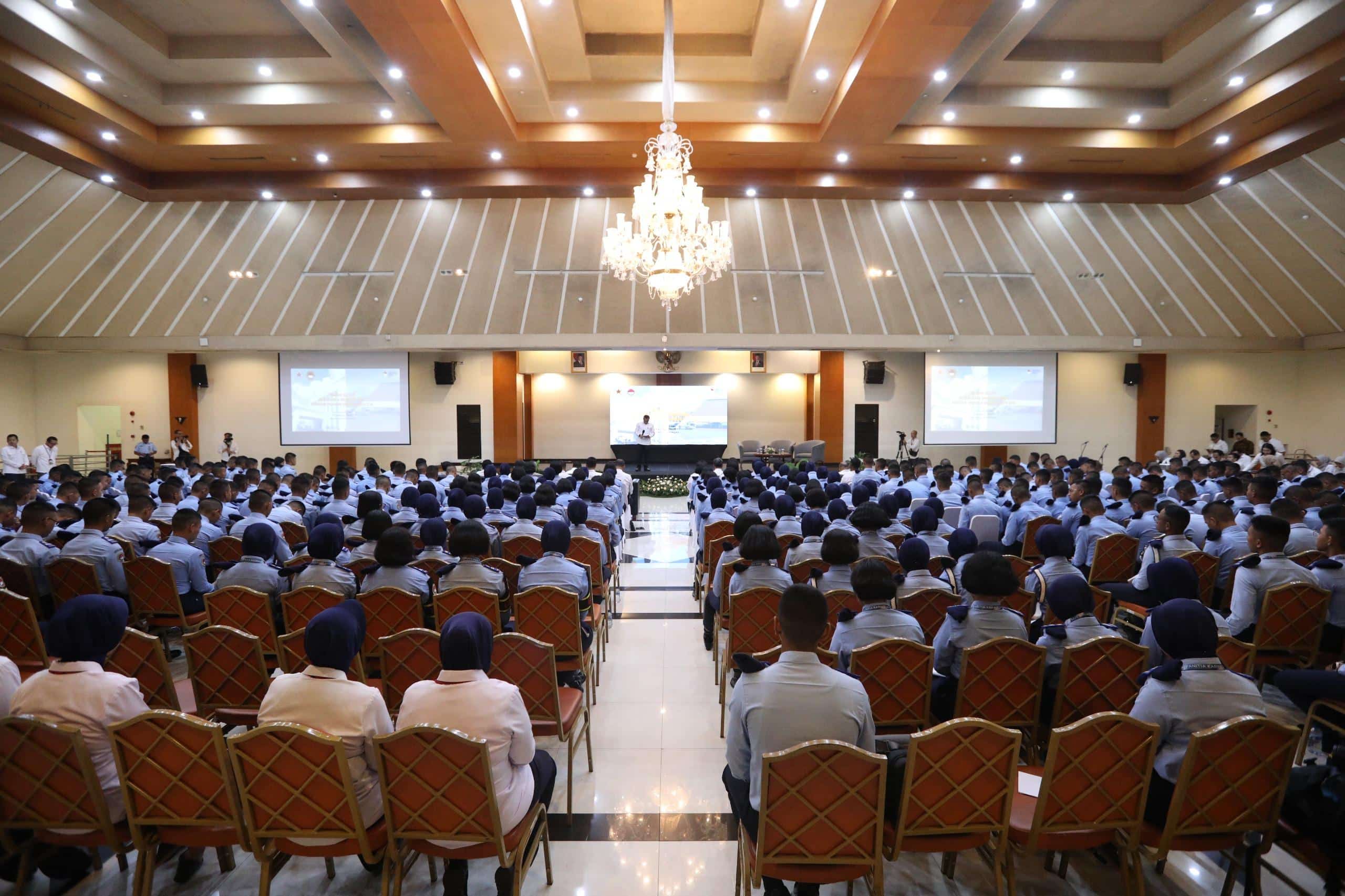 Mensesneg dan Seskab Bagikan Inspirasi Kepemimpinan Songsong Generasi Emas Kepada Siswa SMA Taruna Nusantara | Sekretariat Negara