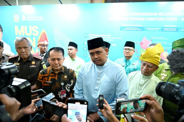 Plt Kadis Kominfo Provinsi Sumut : Tidak ada Intimidasi atau Penghalangan Jurnalis Saat Meliput Gubernur Plt Kadis Kominfo Provinsi Sumut : Tidak ada Intimidasi atau Penghalangan Jurnalis Saat Meliput Gubernur