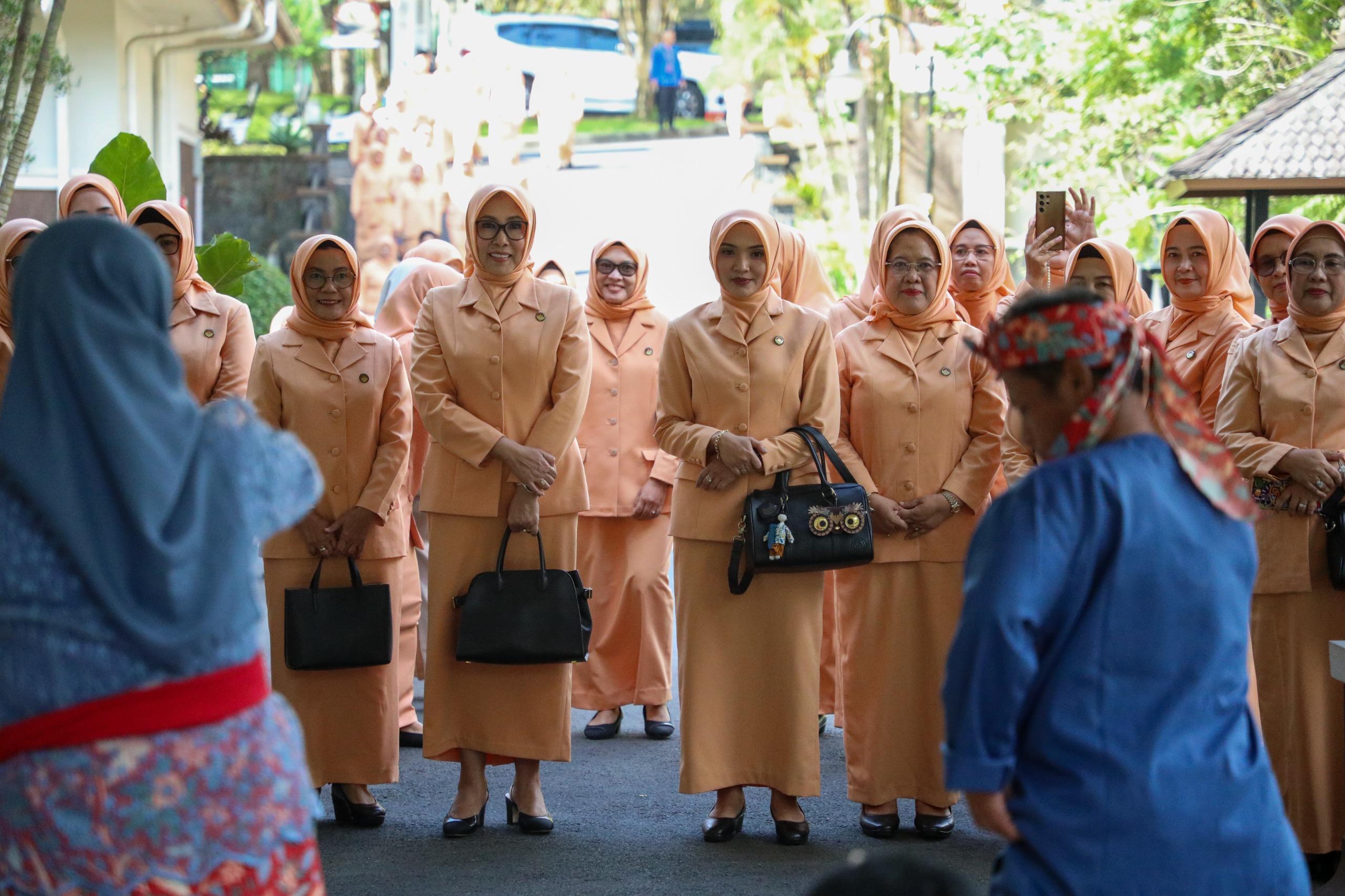 Penguatan Peran DWP, Pengurus DWP UP Kemensetneg 2024–2029 Dikukuhkan | Sekretariat Negara