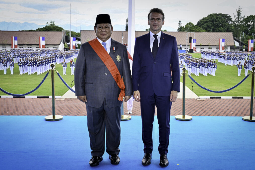 Presiden Macron Anugerahkan Grand Croix de la Légion d’Honneur kepada Presiden Prabowo