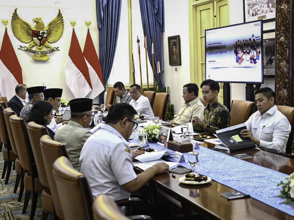 Presiden Prabowo Pimpin Ratas Bahas Sekolah Rakyat, Pastikan Program Tepat Sasaran