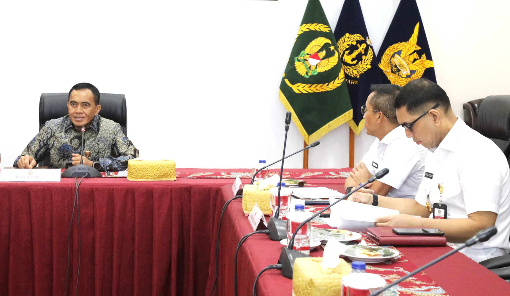 Sekjen Kemhan Pimpin Rapat Pembahasan MoU antara Kemhan dan BPOM RI untuk Penguatan Ketahanan Nasional di Bidang Obat dan Makanan