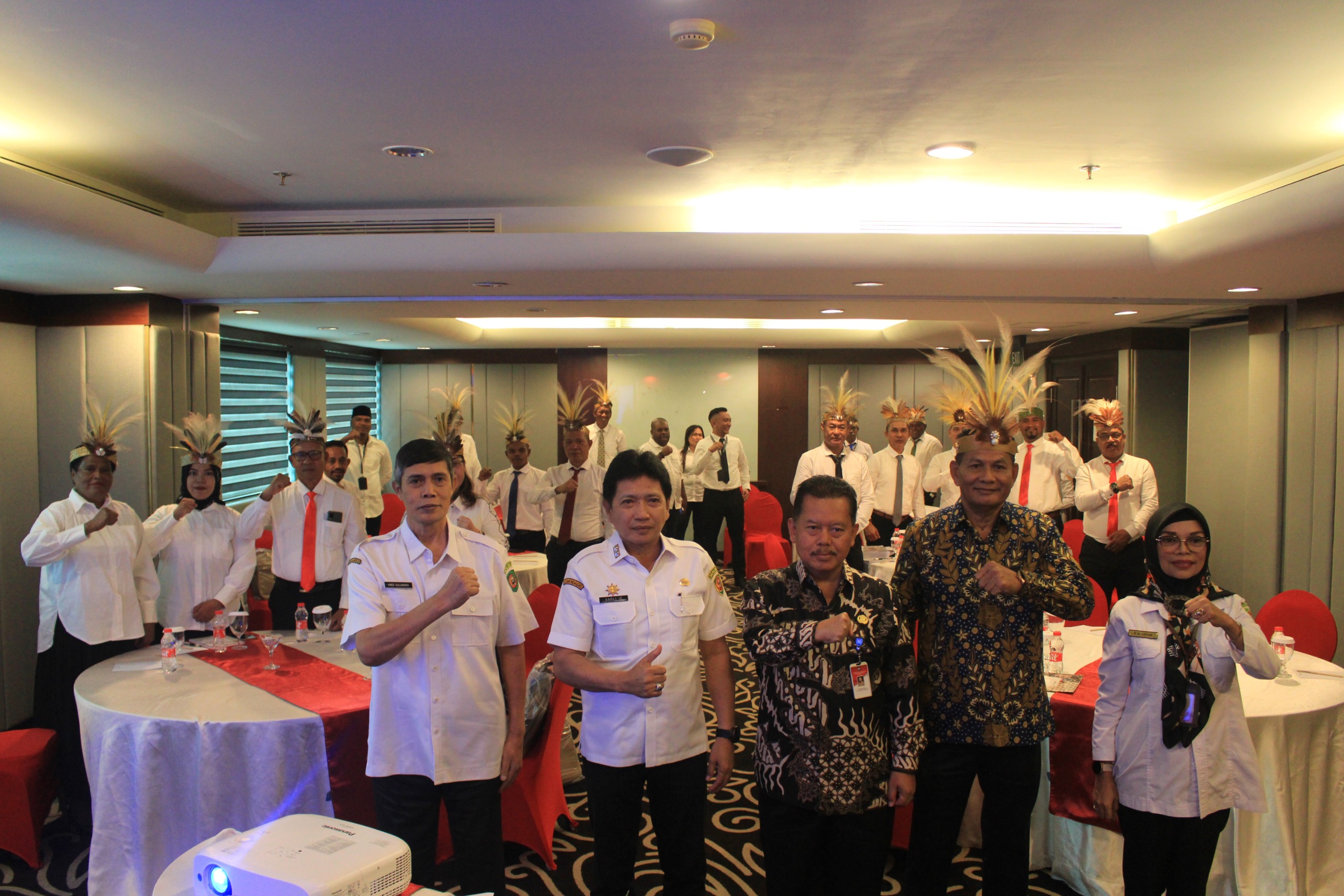 ORIENTASI ANGGOTA DPRD KABUPATEN KEPULAUAN ARU RESMI DIBUKA SEKDA MALUKU