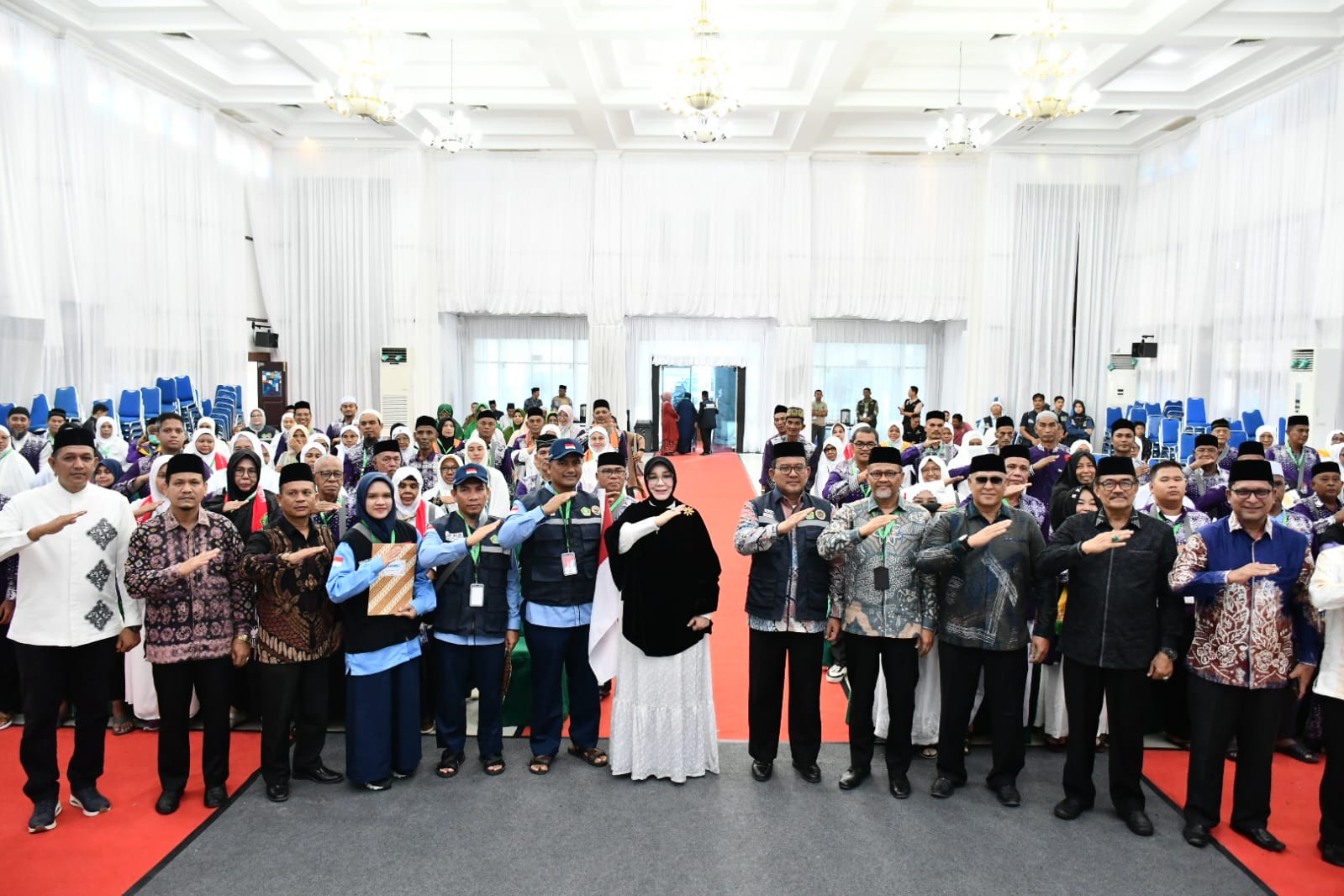 Lepas Kloter Terakhir, Wali Kota Illiza Ingatkan Makna Wukuf di Arafah