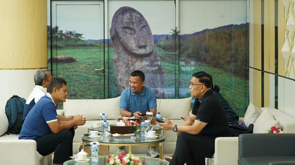 Pemkot Lepas Kepulangan Staf Kepresidenan RI di Bandara Mutiara Sis Al-Jufri Palu