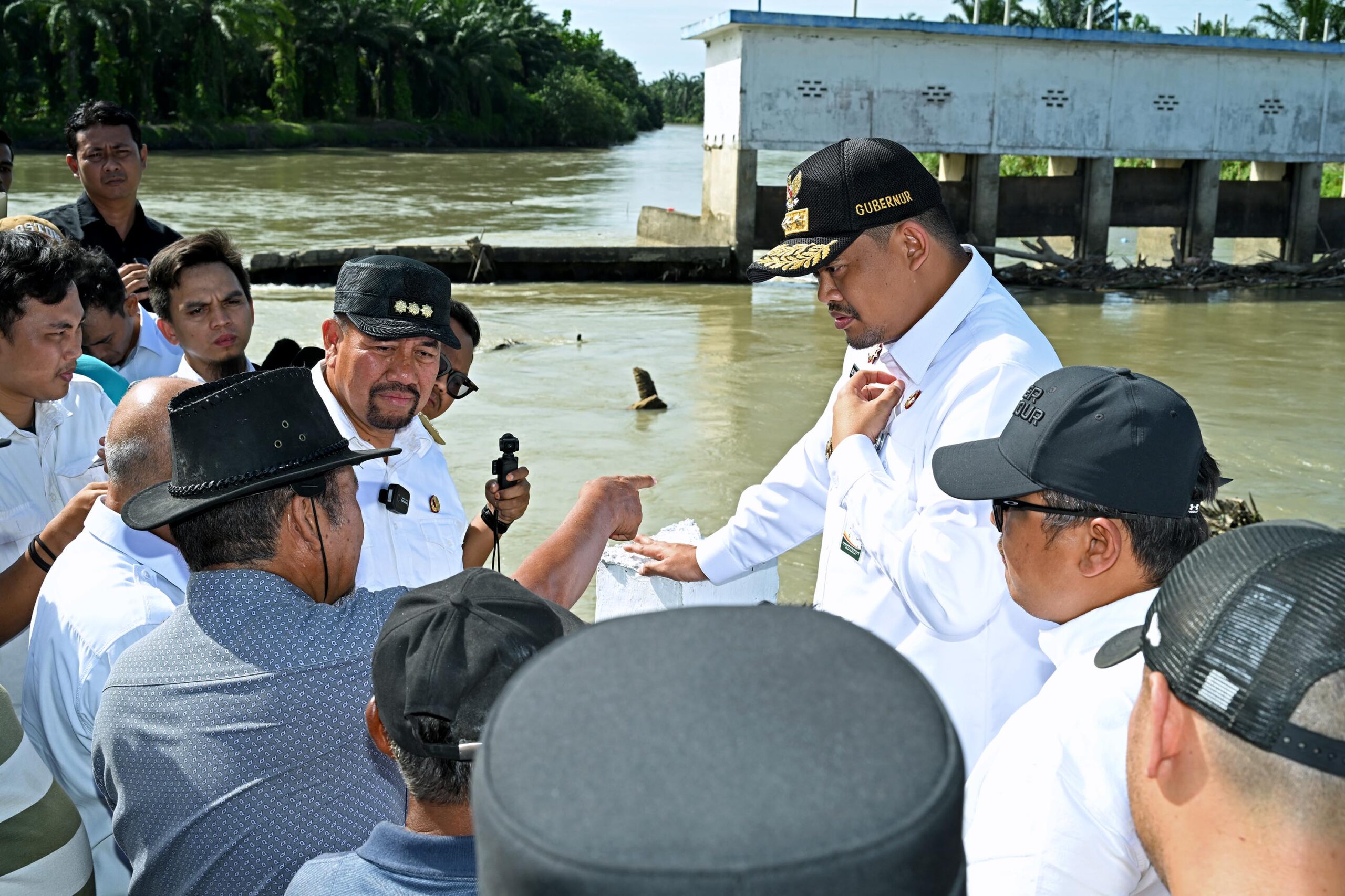 Bobby Nasution Tinjau Dua Tanggul di Batubara, Pastikan Normalisasi Tanggul yang Jebol Segera Dilakukan