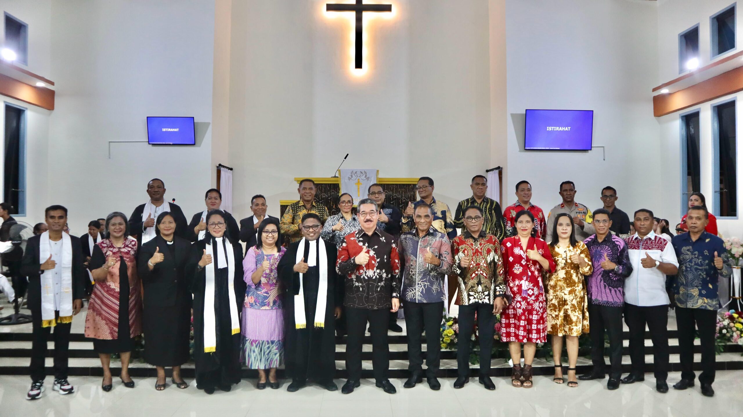 GEDUNG GEREJA EFRATA MAKARIKI DIRESMIKAN, GUBERNUR MALUKU HARAP JADI SIMBOL PERSAUDARAAN SEIMAN