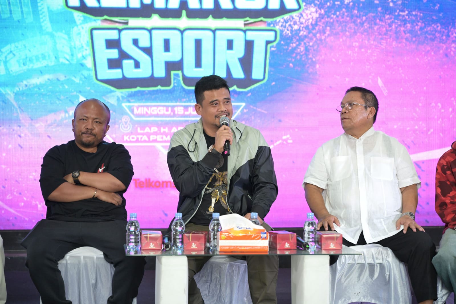 Ikuti Fun Match Mobile Legend dengan Pro Player, Gubernur Sumut Bobby Nasution Sebut Esport Punya Sisi Positif