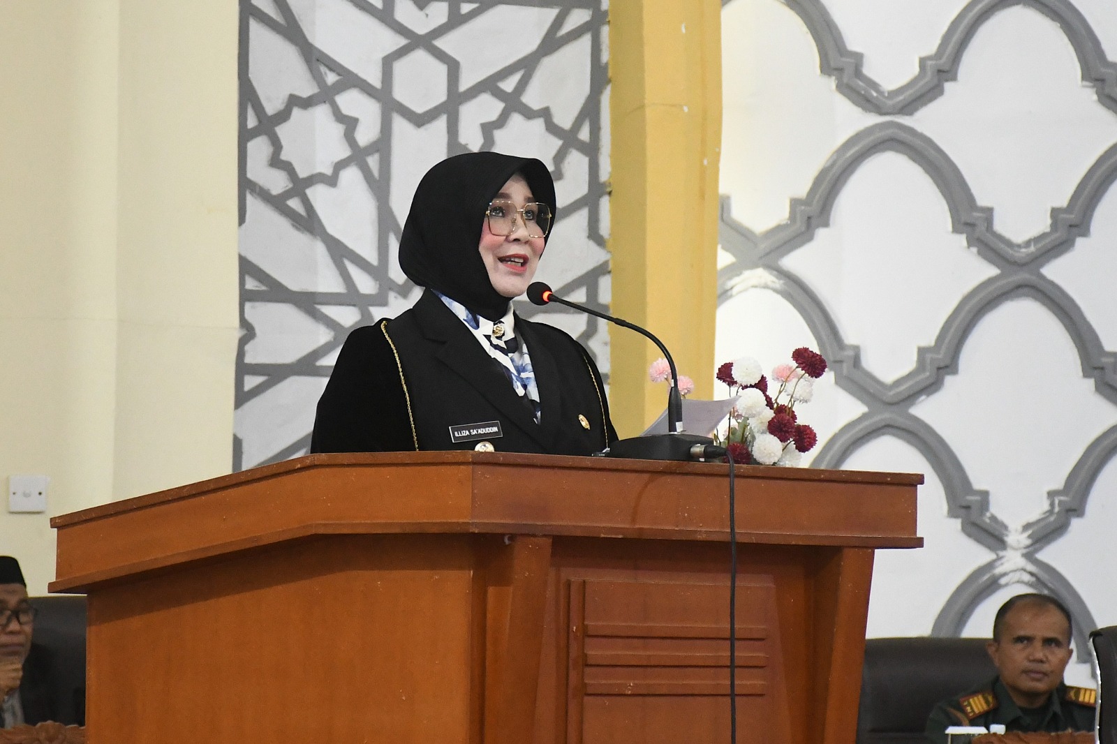 Illiza Serahkan Raqan Pertanggungjawaban APBK 2024 ke Dewan