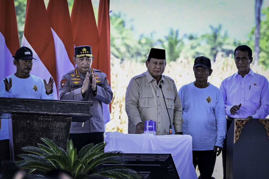 Presiden Prabowo Resmikan Groundbreaking 18 Gudang Polri dan Gudang Dryer Jagung