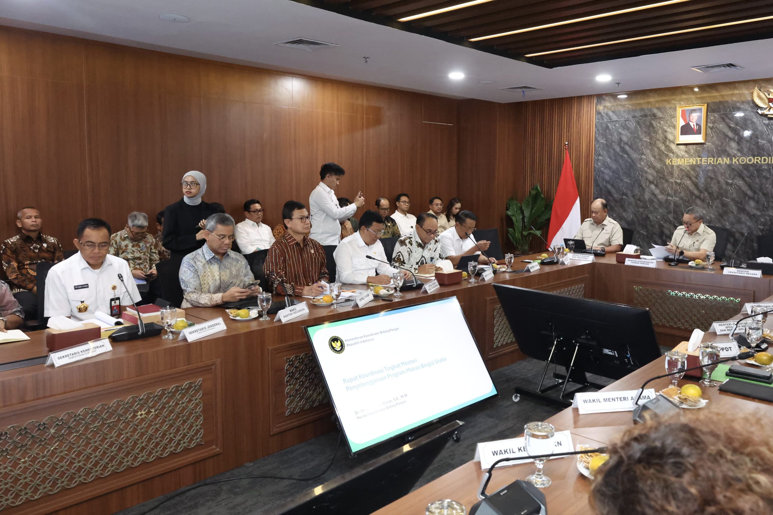 Sekjen Mewakili Menhan Hadiri Rakor MBG