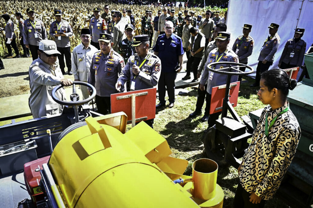 Tinjau Stan Hilirisasi Jagung di Bengkayang, Presiden Prabowo Apresiasi Inovasi UMKM dan Komitmen Swasembada