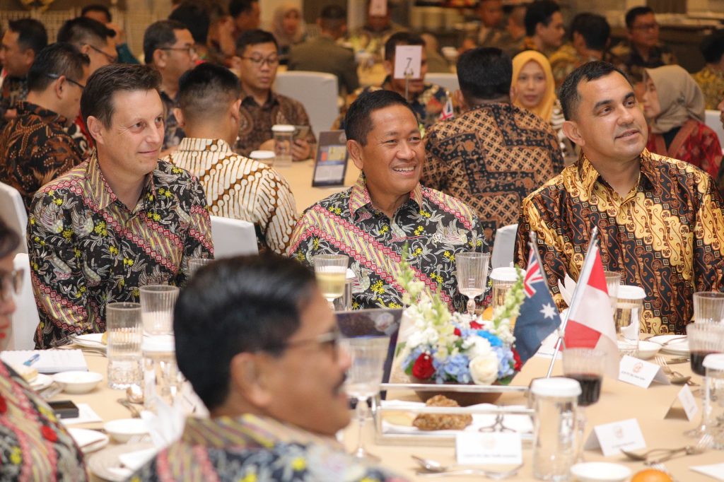 Wamenhan Hadiri IKAHAN Lecture Night, Perkuat Peran Diplomasi Pertahanan di Kawasan