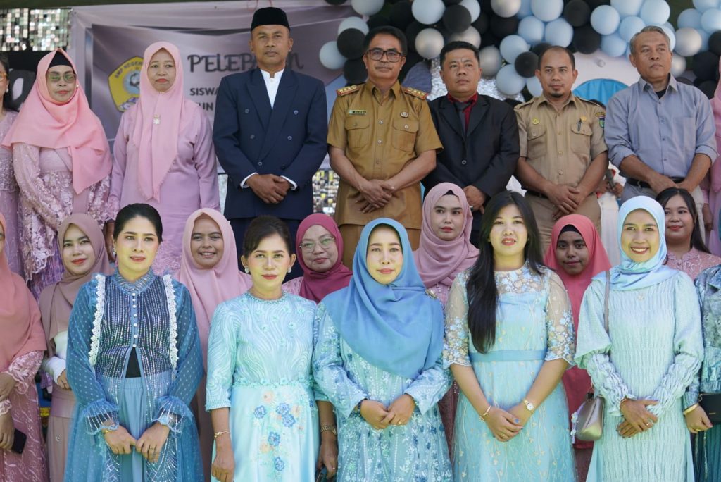 Pelepasan Siswa-Siswi Kelas IX SMP Negeri 2 Palu Tahun Ajaran 2024/2025